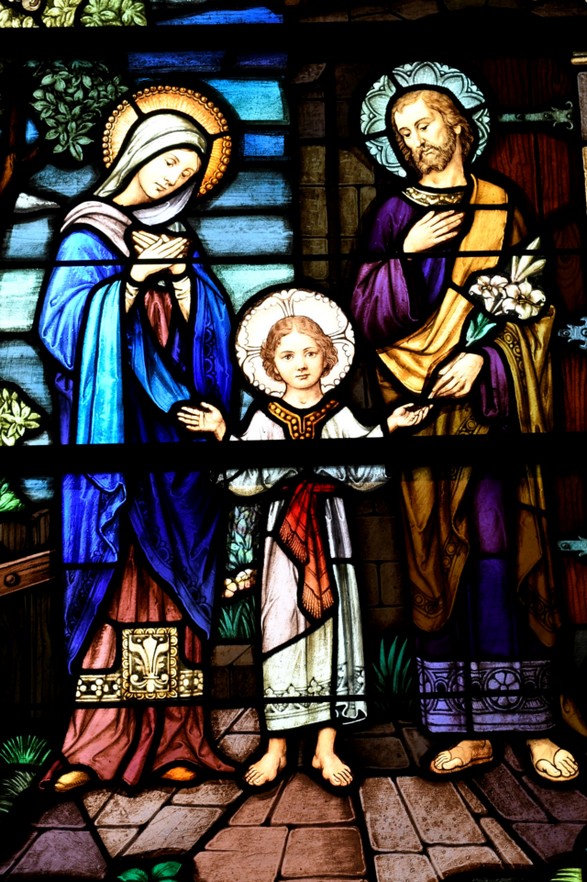 holyfamilya26c4e00-0010-4a3d-8535-13ad7ae5dc3c5CDA9C9A-F3AA-85E6-5529-F0C09D75185B.jpg